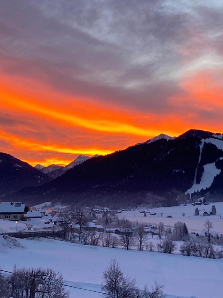 Kolbitsch Am Weissensee Ein Seeblick Der Verzaubert Inklusive Premiumcard المظهر الخارجي الصورة